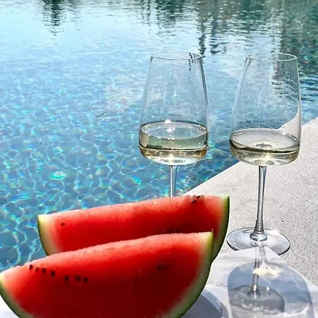Lux - With Private Pool شقة *