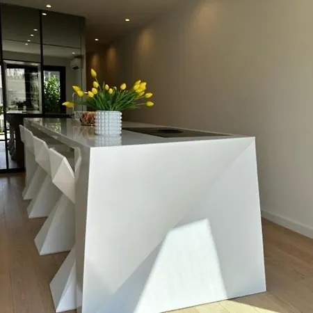 Lux - With Private Pool شقة
