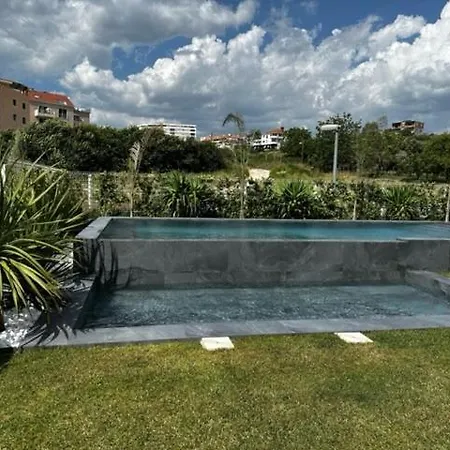 Lux - With Private Pool سبليت
